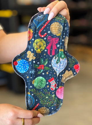 CLOTH PAD "Ditsy Holiday" (Plush Polartec)
