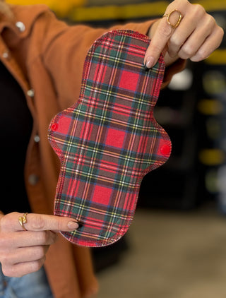 CLOTH PAD "Home For The Holidays" (Natural Organic Cotton)
