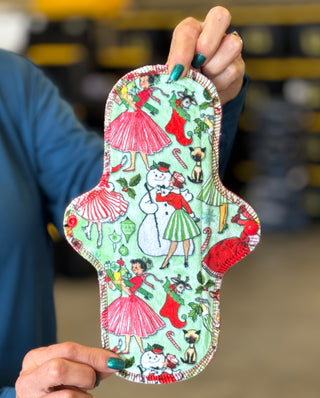 CLOTH PAD "Holly Jolly" (Velvet Minky)